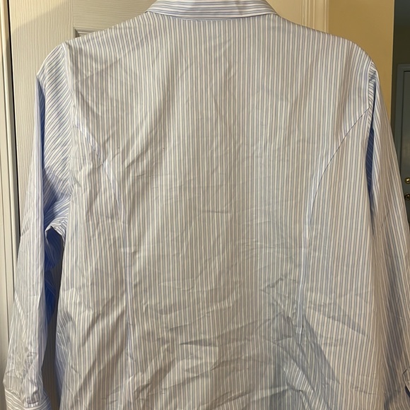 Catherine’s Blue/White Crisp Cotton No Iron Princess Seamed Blouse 2X - Picture 4 of 6